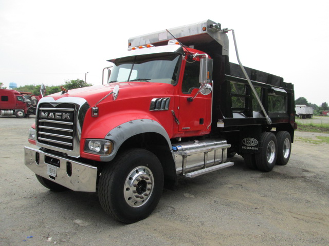 2019 Mack GR64F