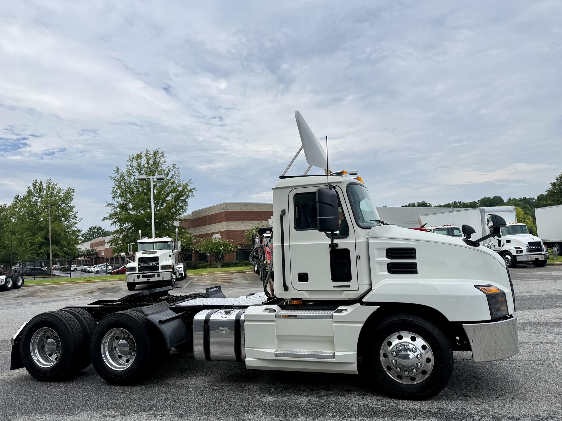 2022 Mack Anthem in Duluth, GA — photo 7