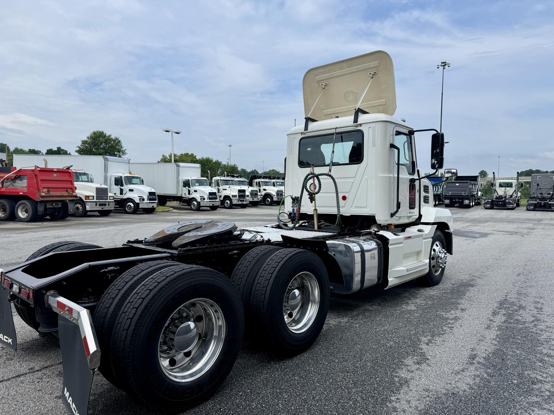 2022 Mack Anthem in Duluth, GA — photo 5
