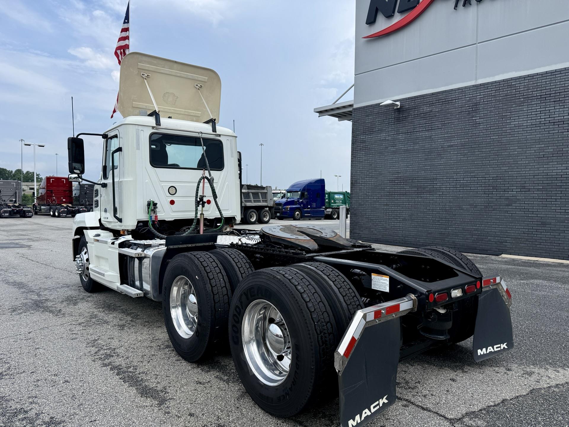 2022 Mack Anthem in Duluth, GA — photo 3