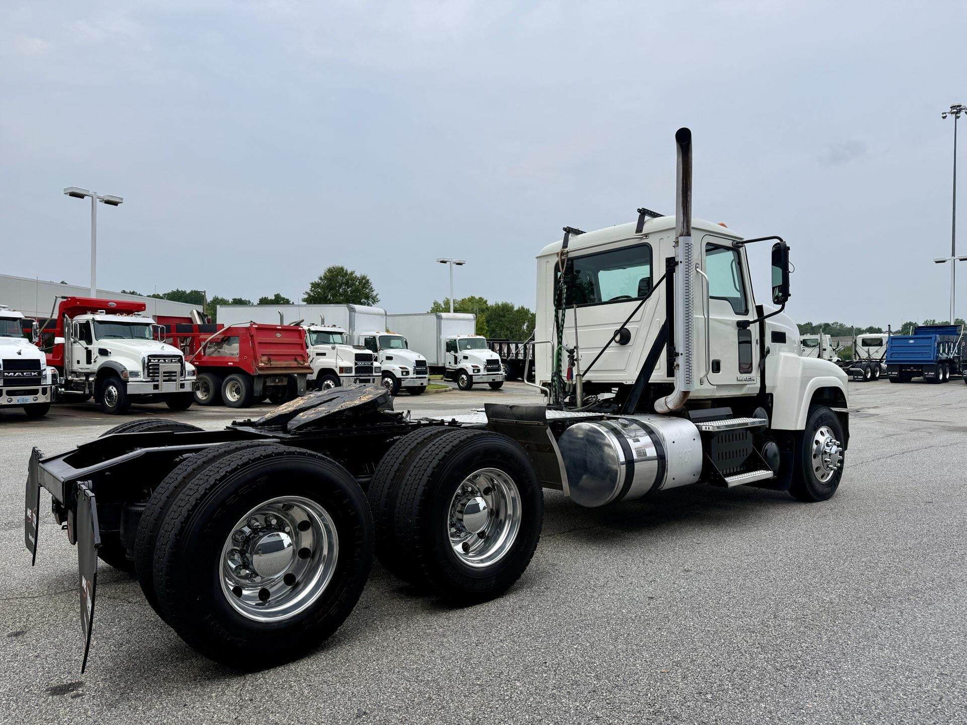 2016 Mack Pinnacle in Duluth, GA — photo 7