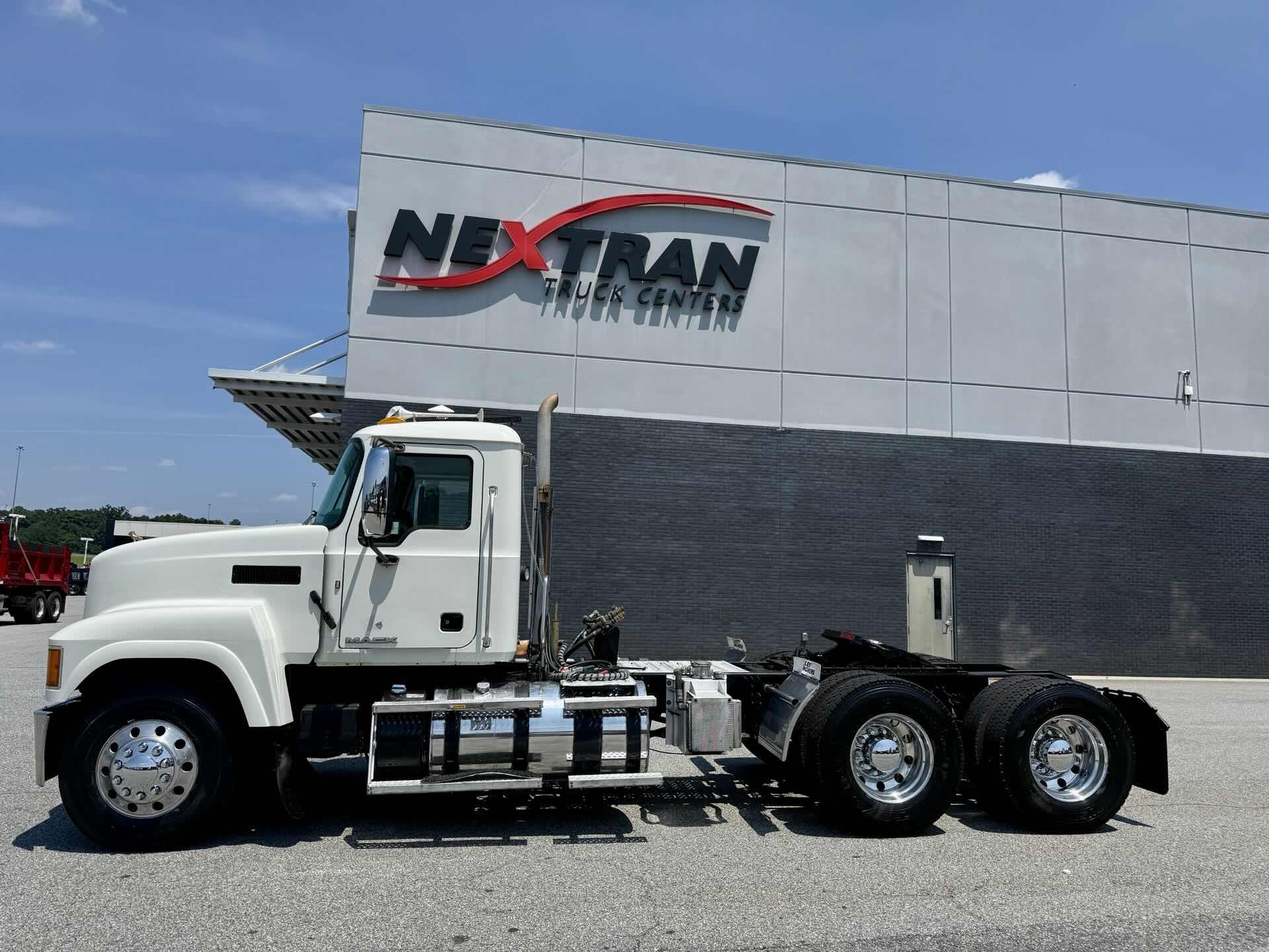 2016 Mack Pinnacle in Duluth, GA — photo 2