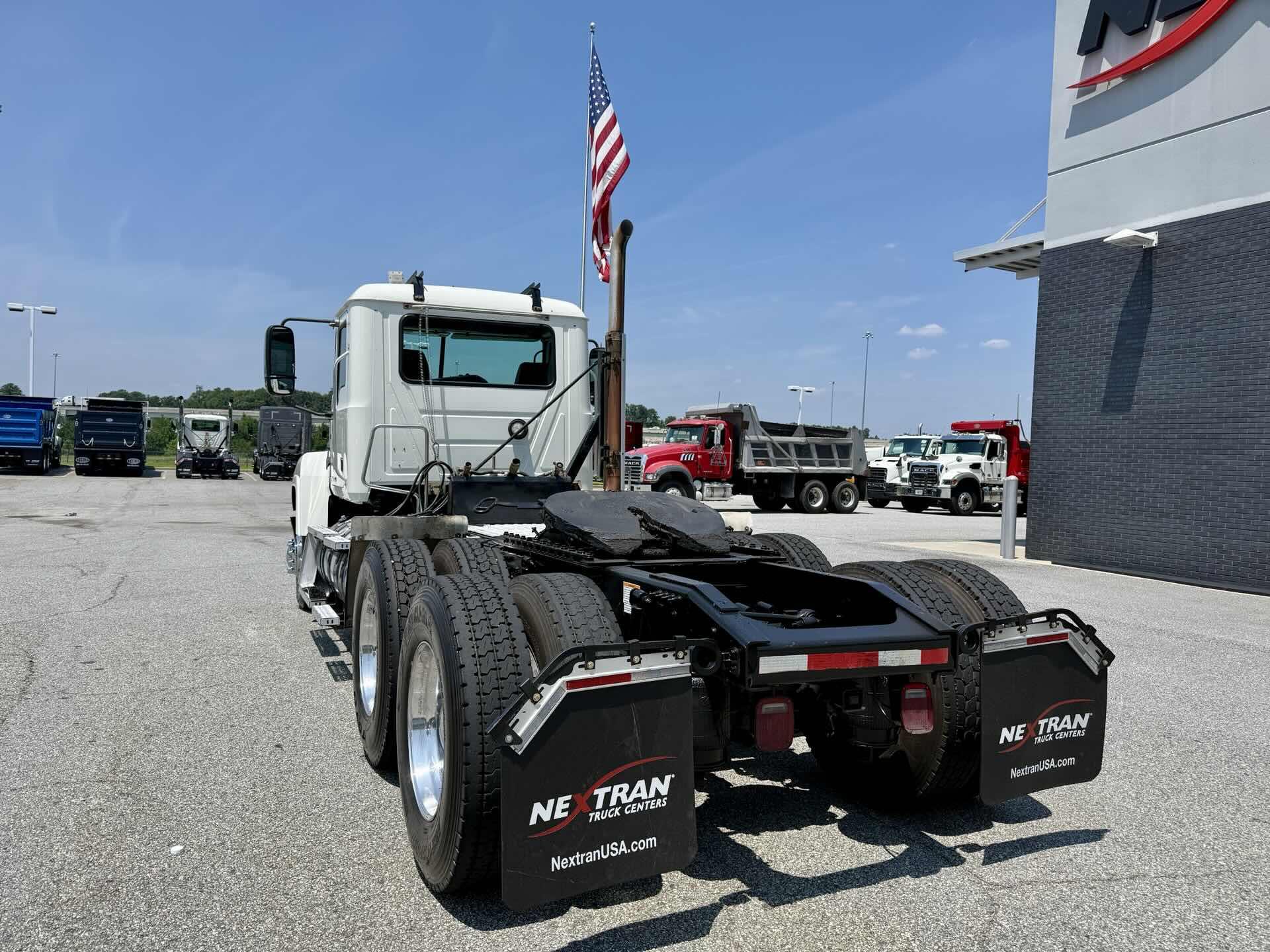 2016 Mack Pinnacle in Duluth, GA — photo 5