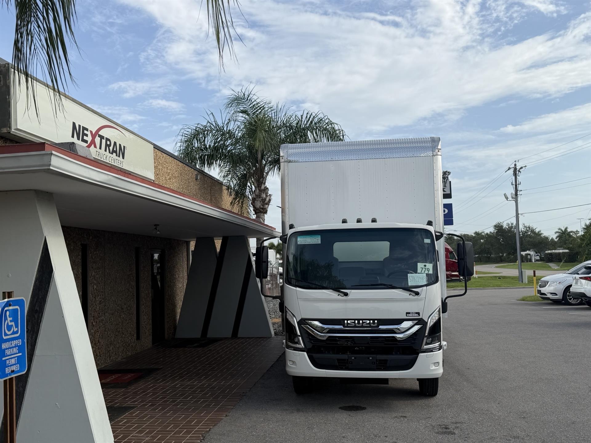 2025 Isuzu NPRXD-3Y404