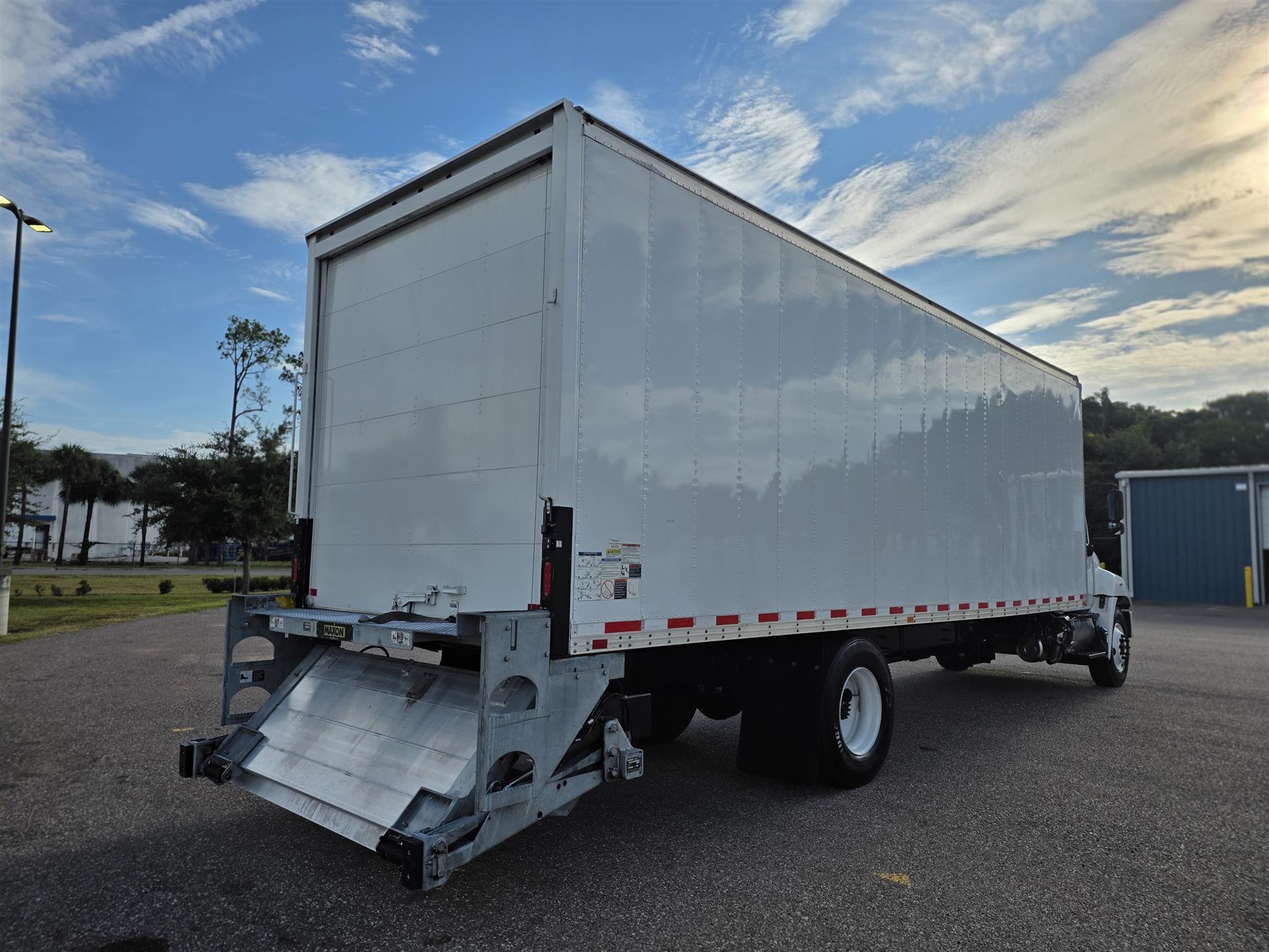 2020 Hino 268 in Orlando, FL — photo 7