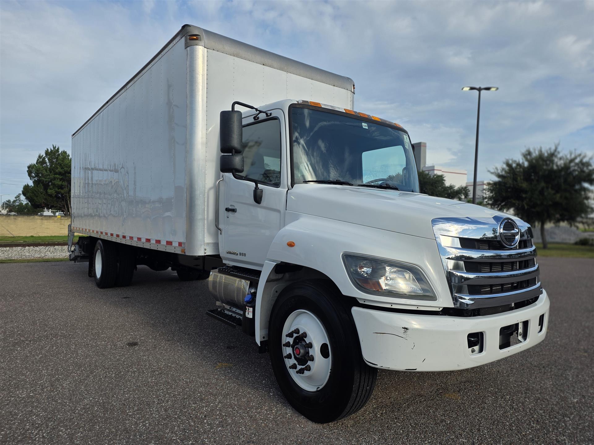 2020 Hino 268 in Orlando, FL — photo 3