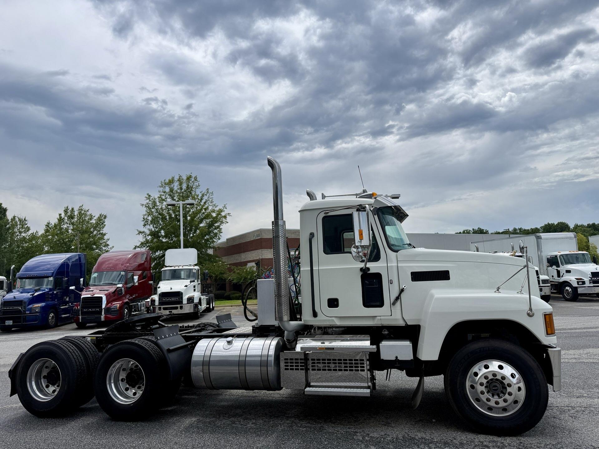 2021 Mack Pinnacle in Duluth, GA — photo 8