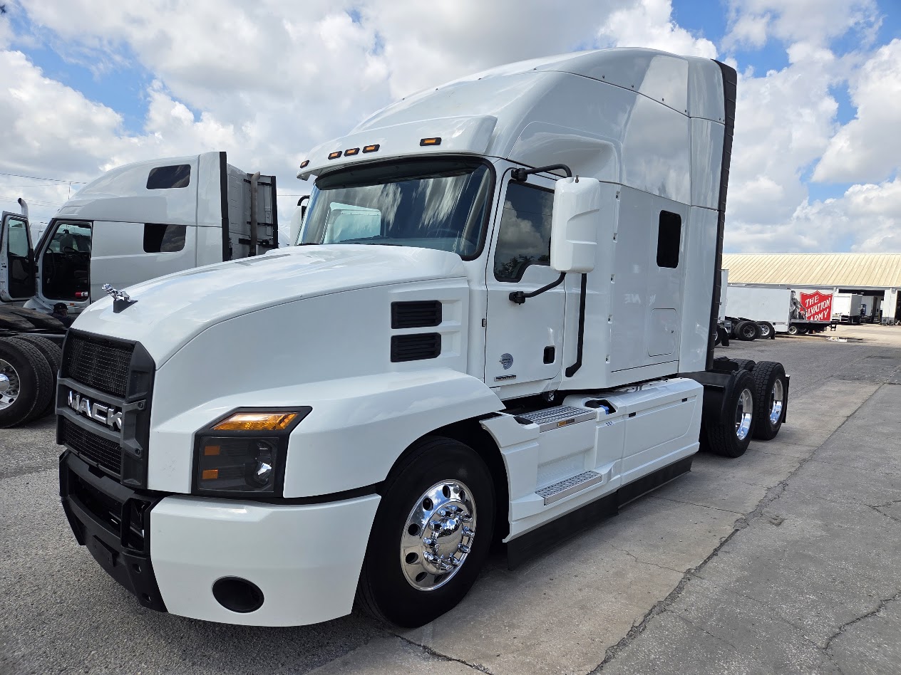2020 Mack AN64T