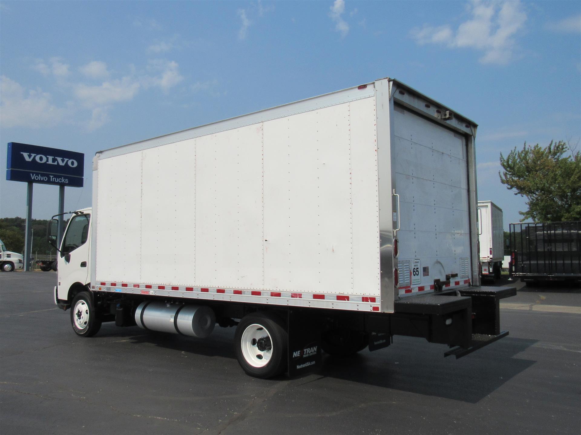 2018 Hino 195 in Kansas City, MO — photo 3