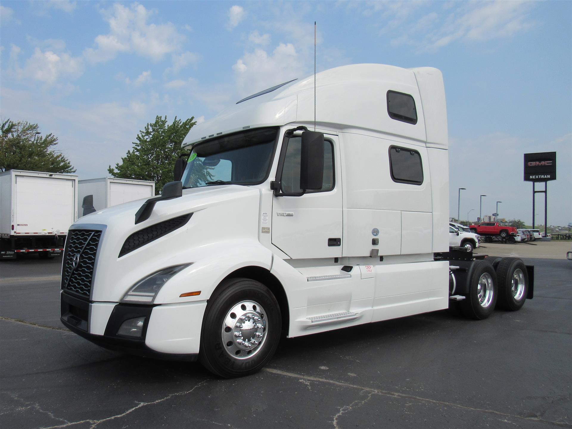 2020 Volvo VNL 860 in Kansas City, MO