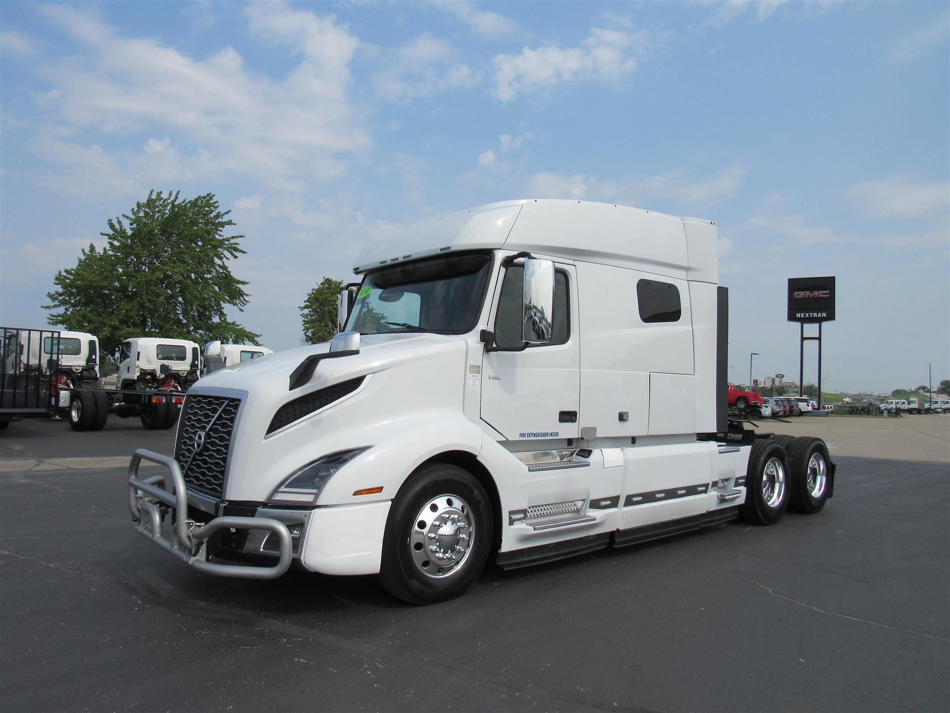 2024 Volvo VNL64T740