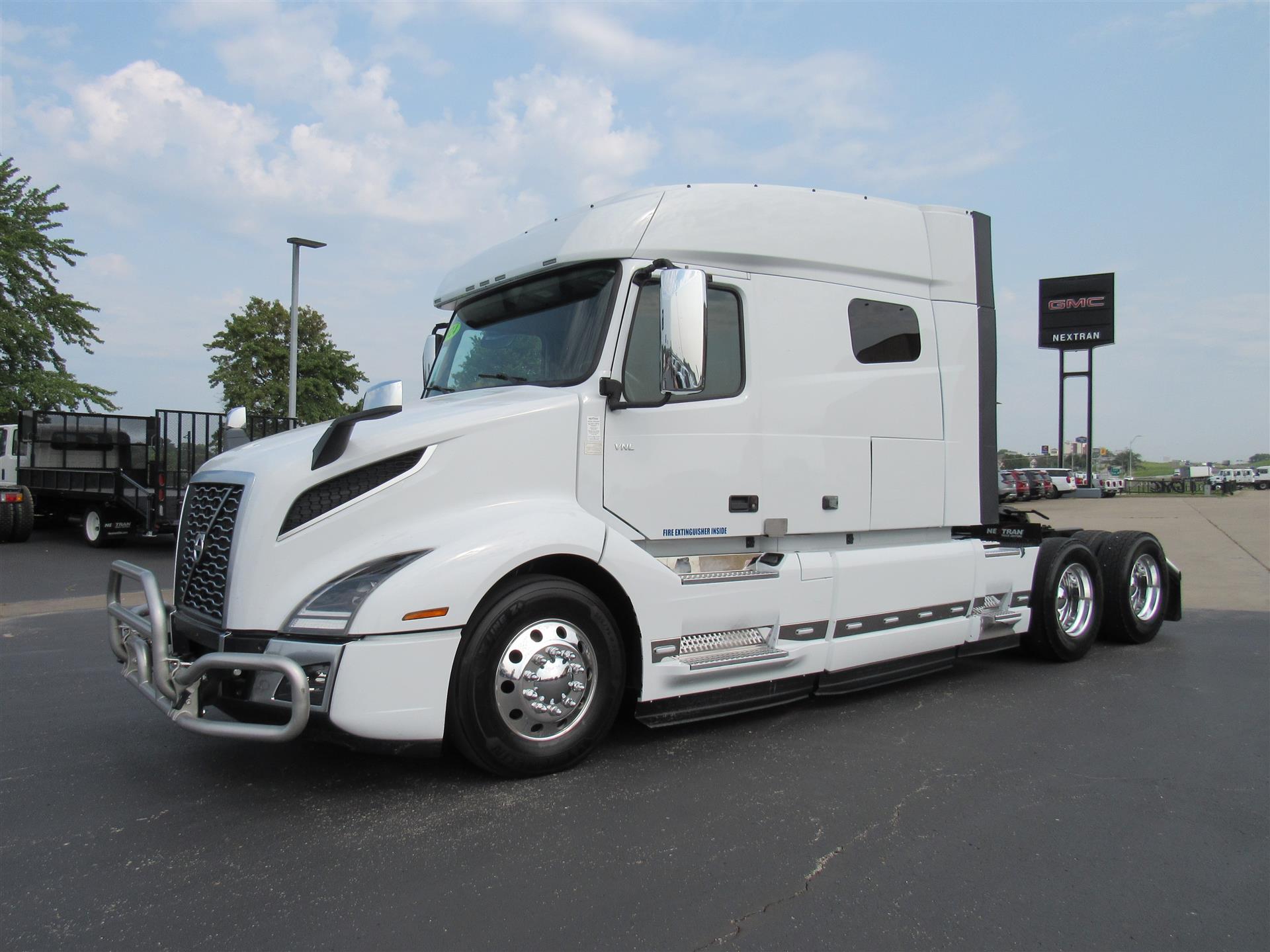 2024 Volvo VNL740