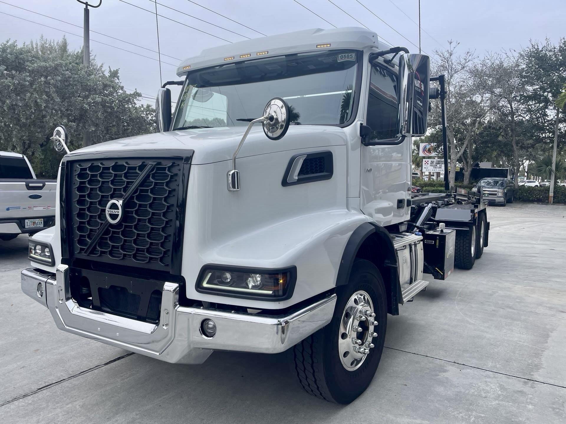 2027 Volvo VHD64B300