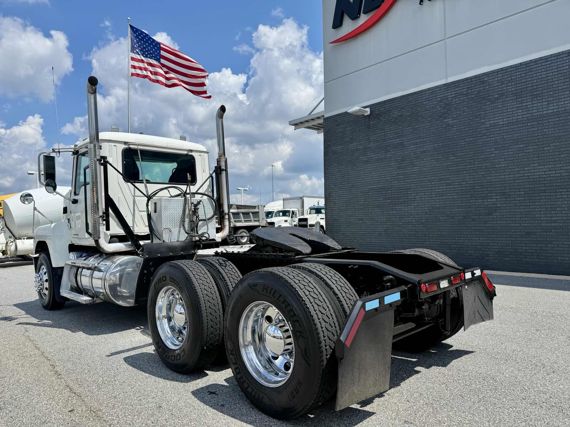 2020 Mack Pinnacle in Duluth, GA — photo 4