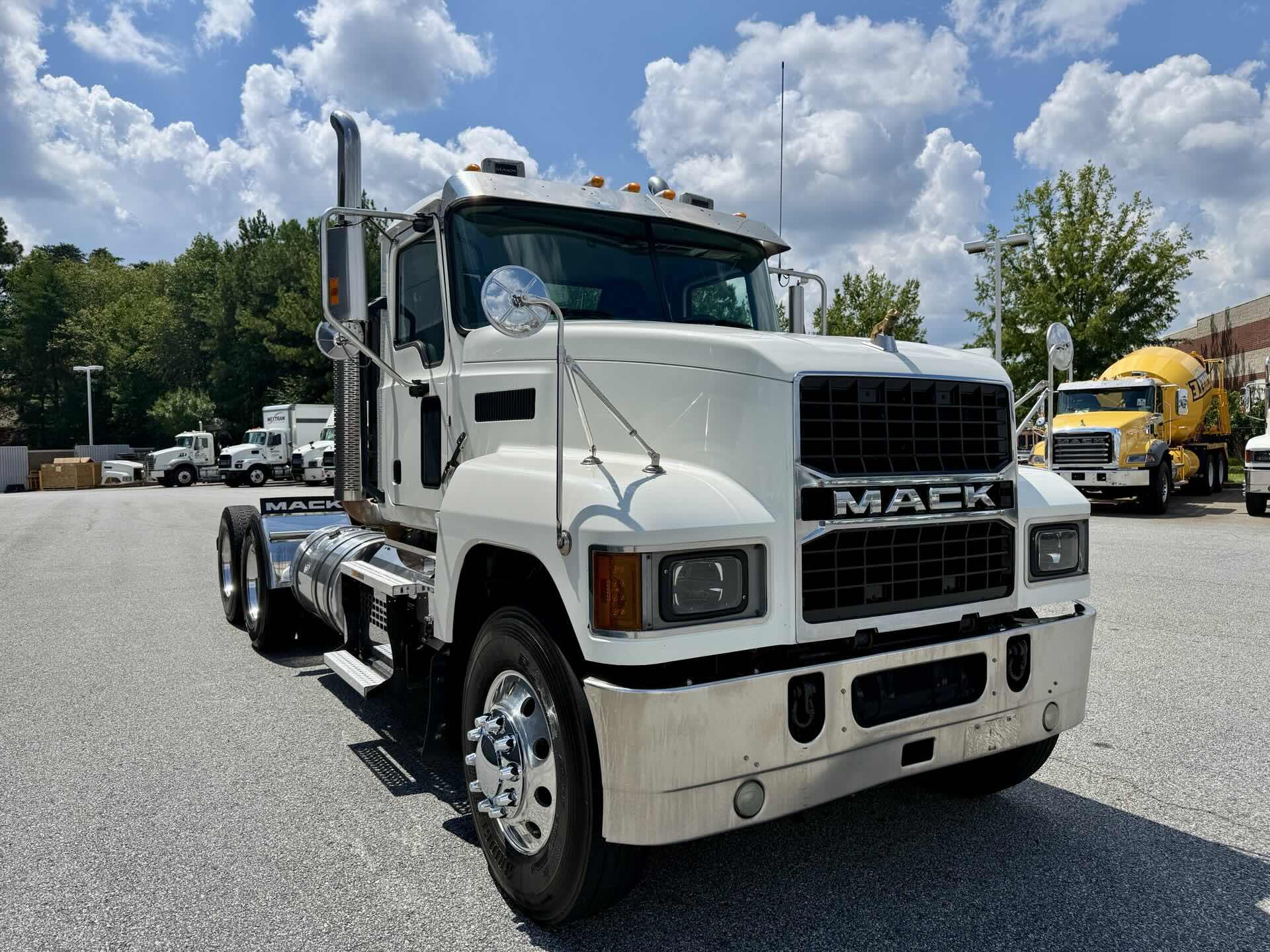 2020 Mack Pinnacle in Duluth, GA — photo 8