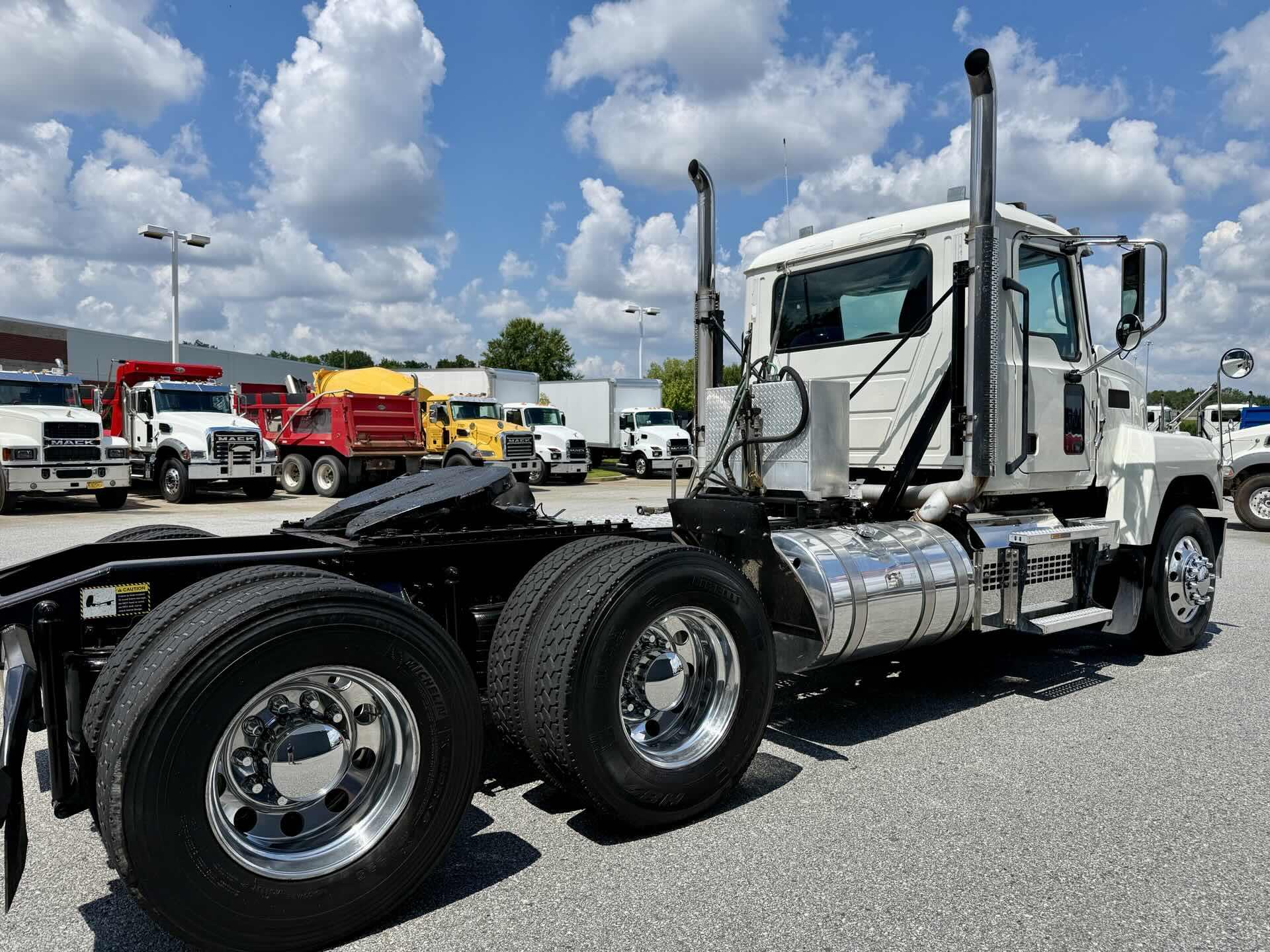 2020 Mack Pinnacle in Duluth, GA — photo 6