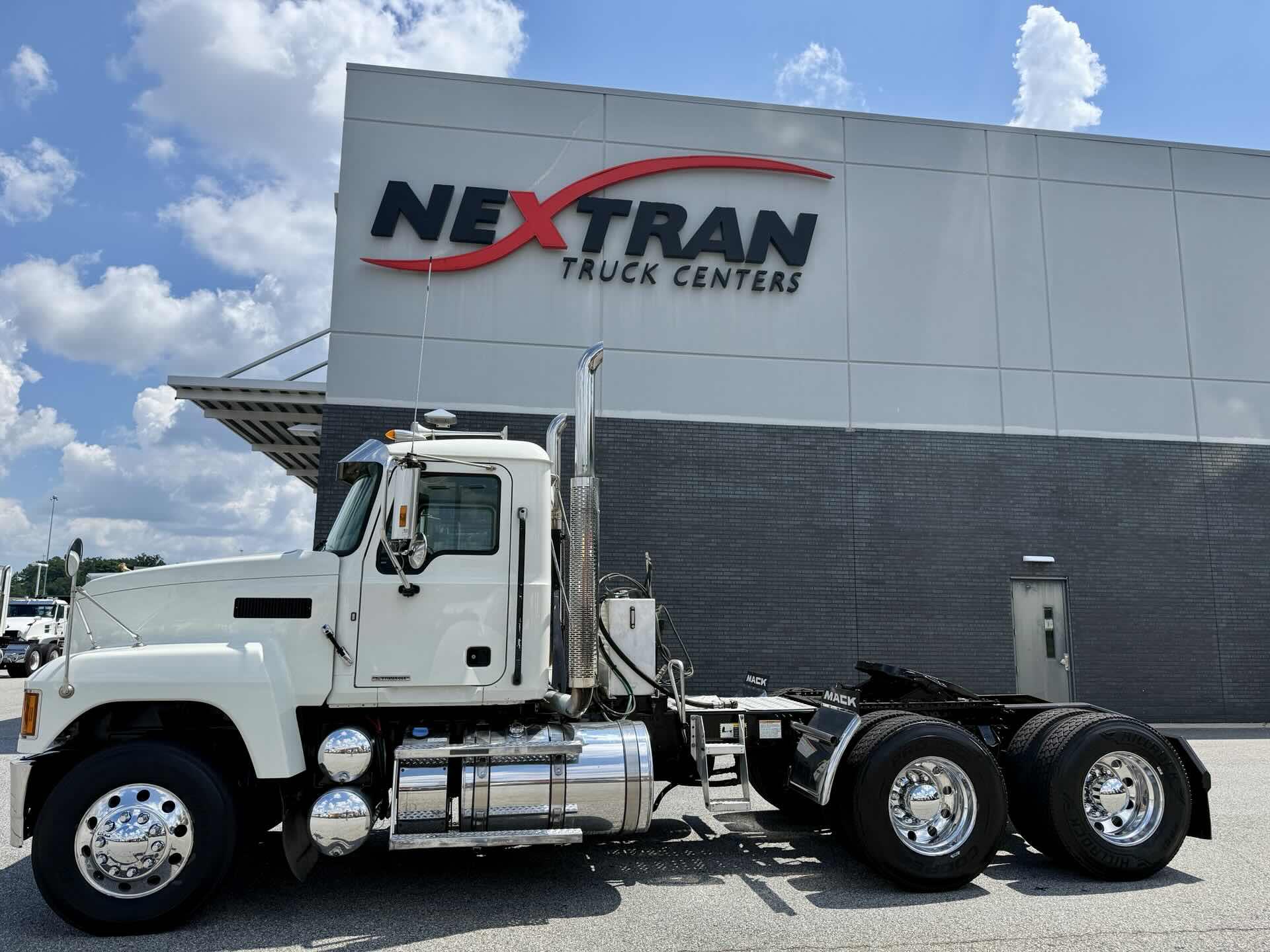 2020 Mack Pinnacle in Duluth, GA — photo 2