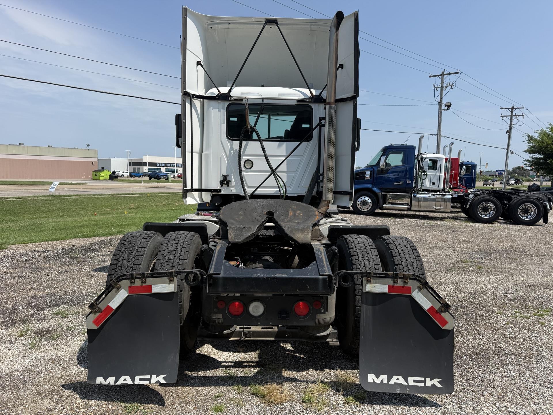 2020 Mack Anthem in Quincy, IL — photo 6