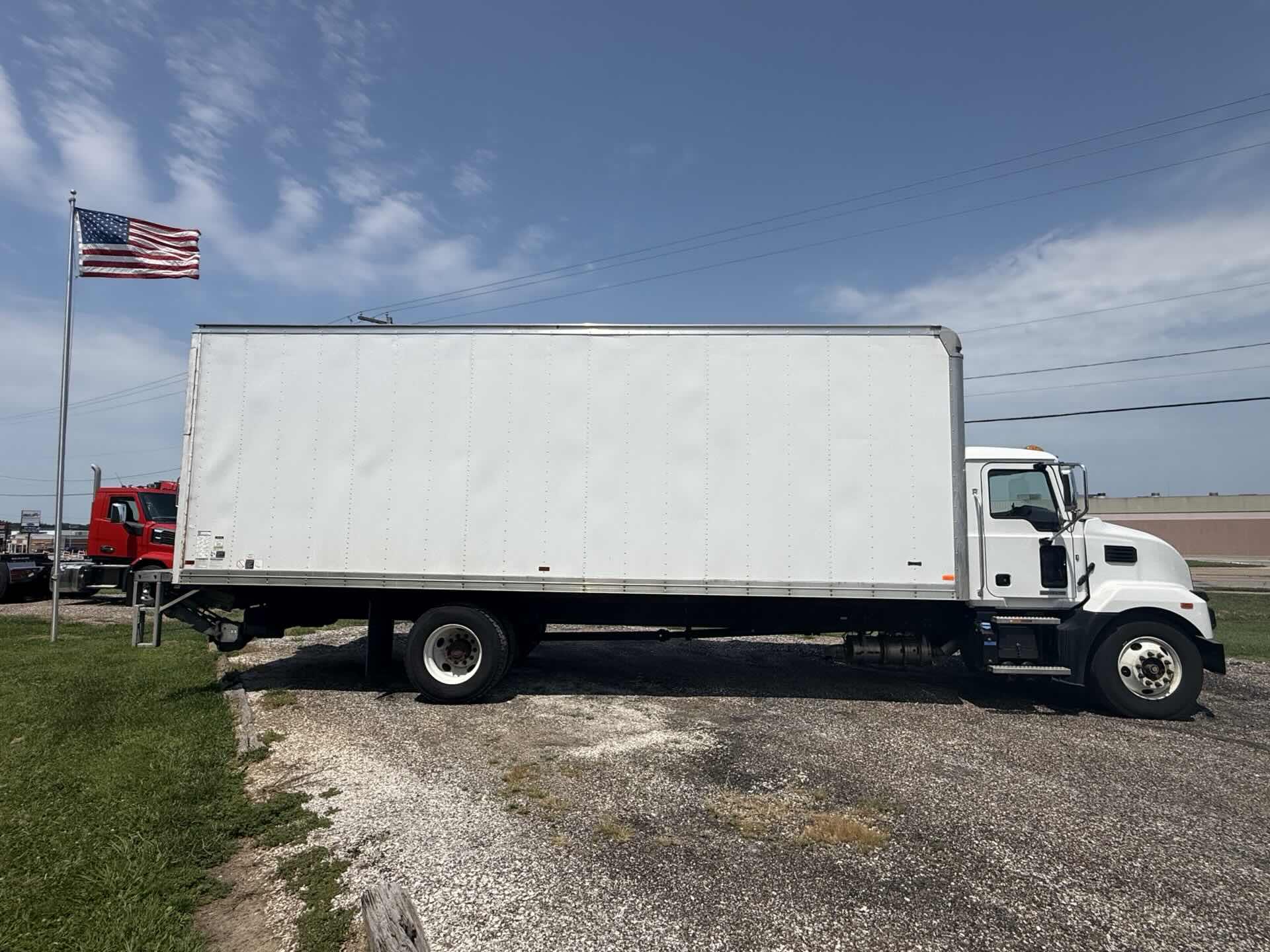2021 Mack MD in Quincy, IL — photo 4