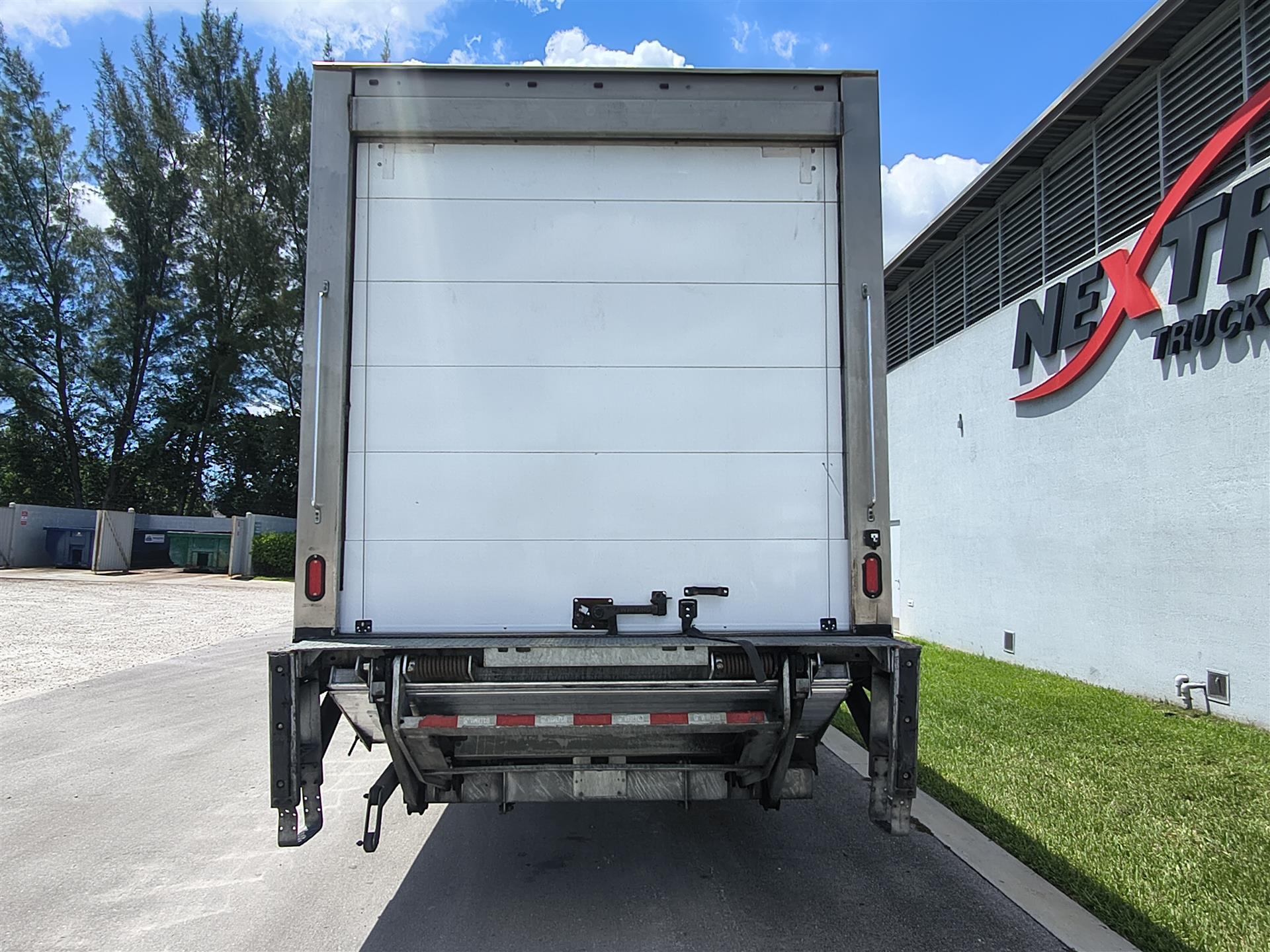 2020 Hino 338 in Fort Lauderdale, FL — photo 5