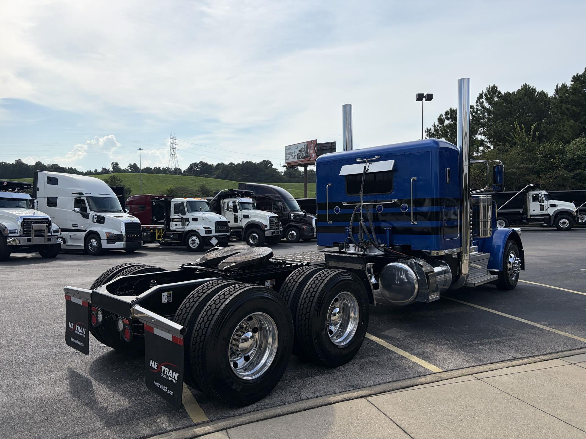 2024 Peterbilt 389 in Fultondale, AL — photo 5