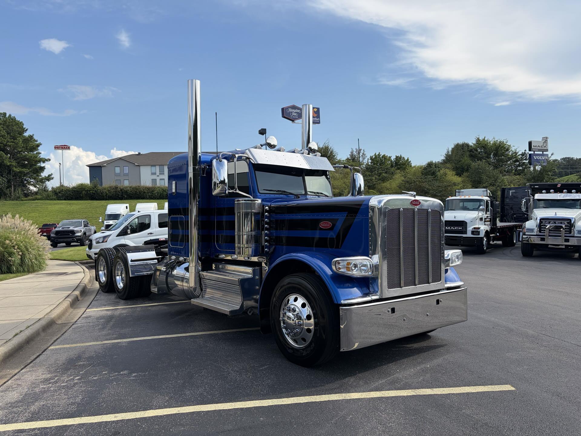 2024 Peterbilt 389 in Fultondale, AL — photo 3