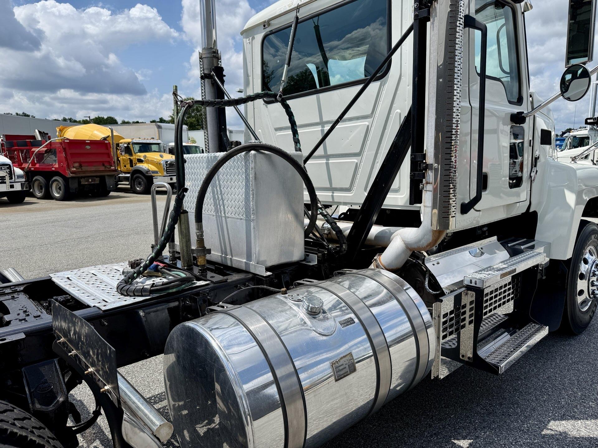 2020 Mack Pinnacle in Duluth, GA — photo 6