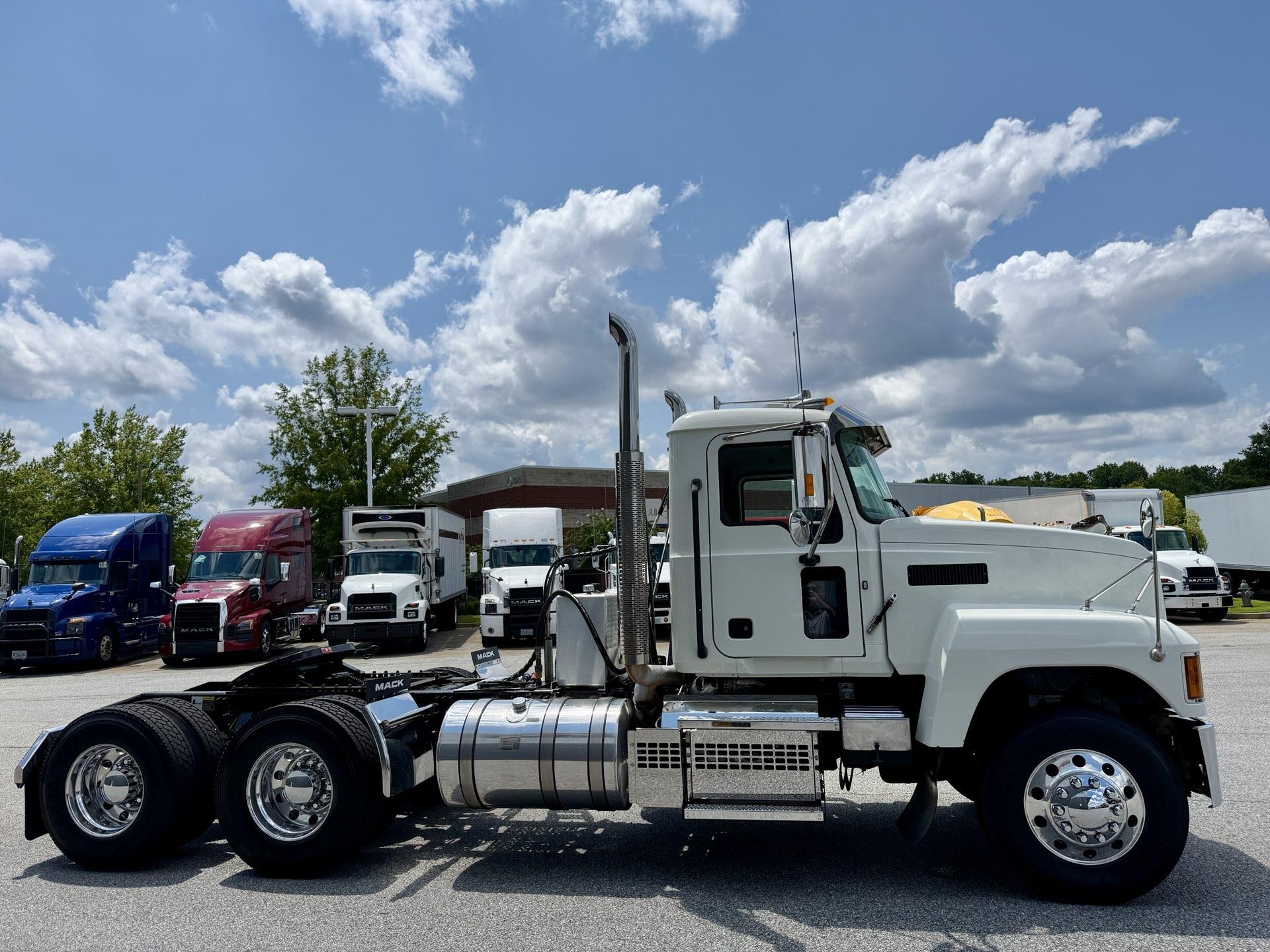 2020 Mack Pinnacle in Duluth, GA — photo 7
