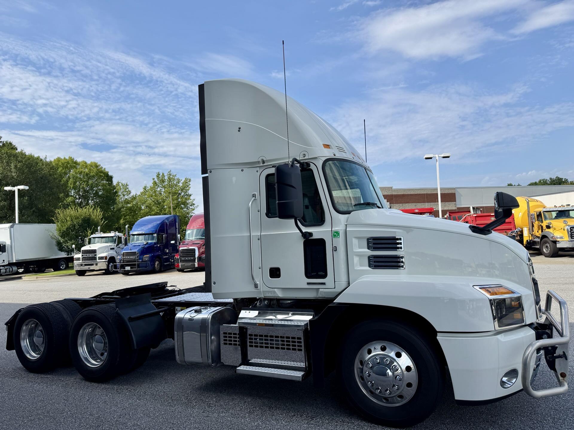 2022 Mack Anthem in Duluth, GA — photo 6