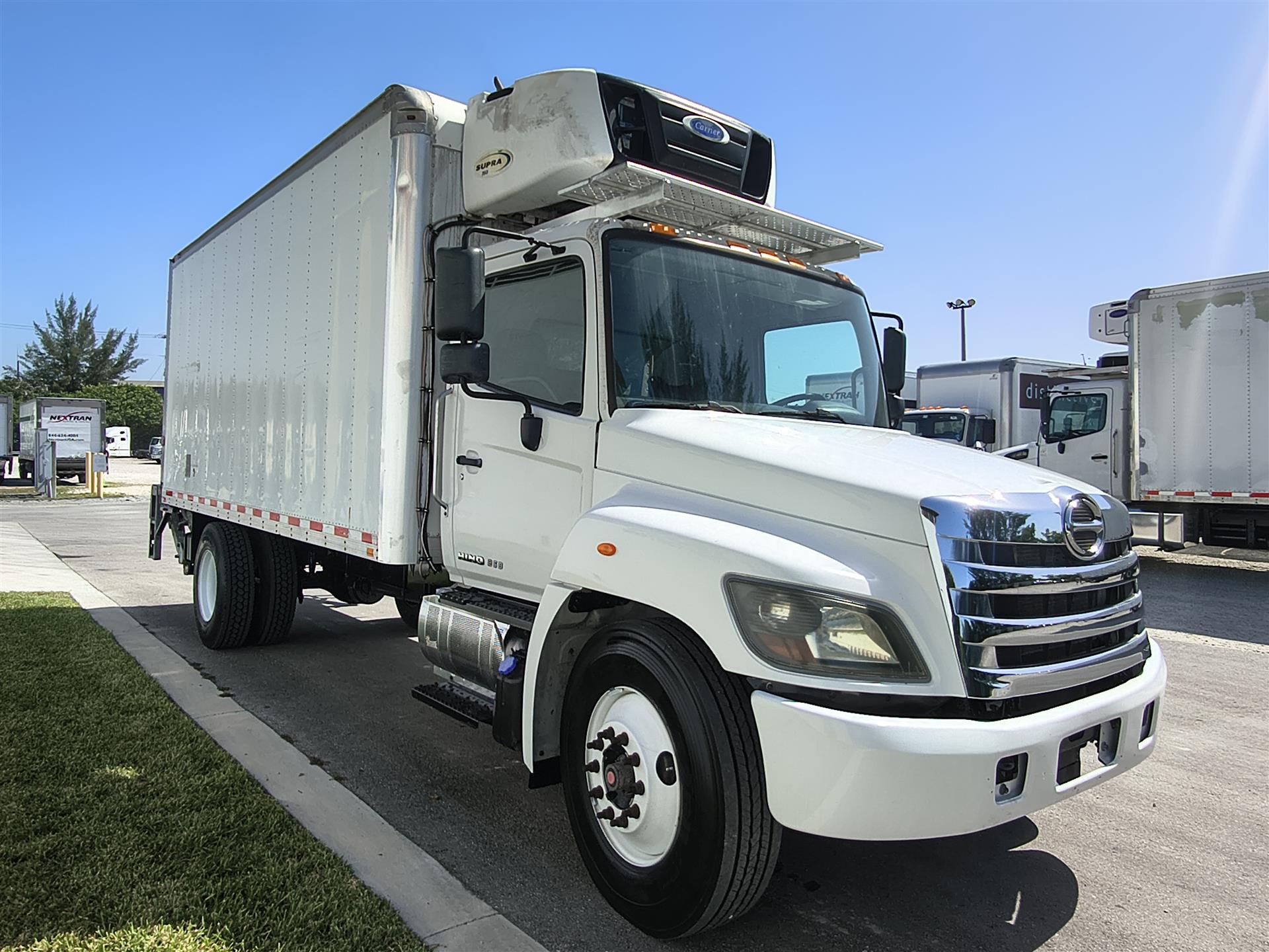 2019 Hino 268 in Fort Lauderdale, FL — photo 3