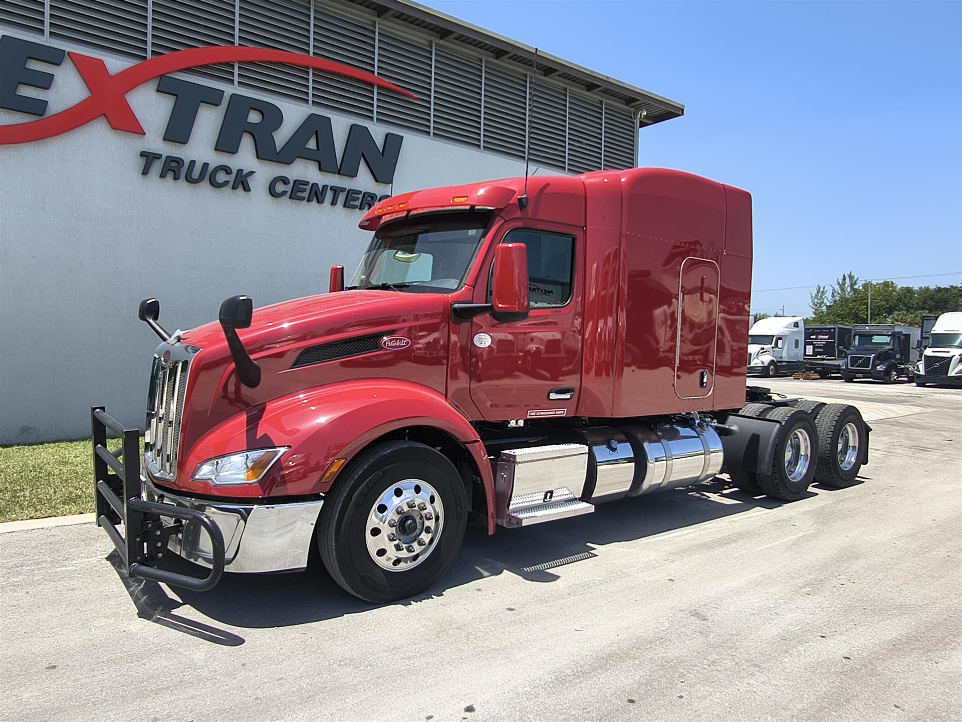 2023 Peterbilt 579 in Fort Lauderdale, FL