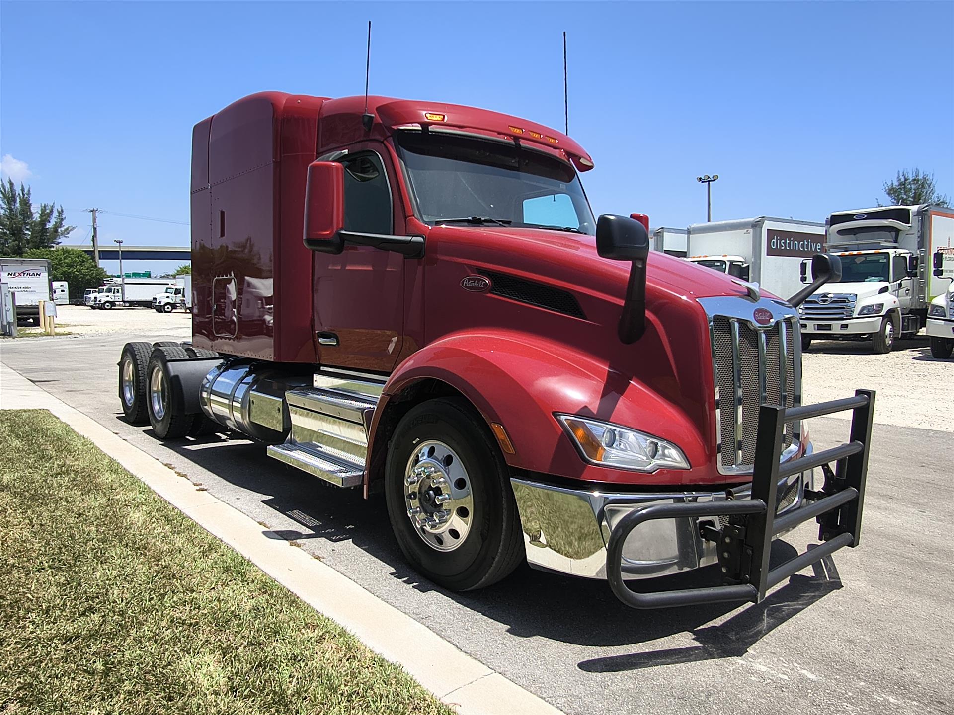 2023 Peterbilt 579 in Fort Lauderdale, FL — photo 3