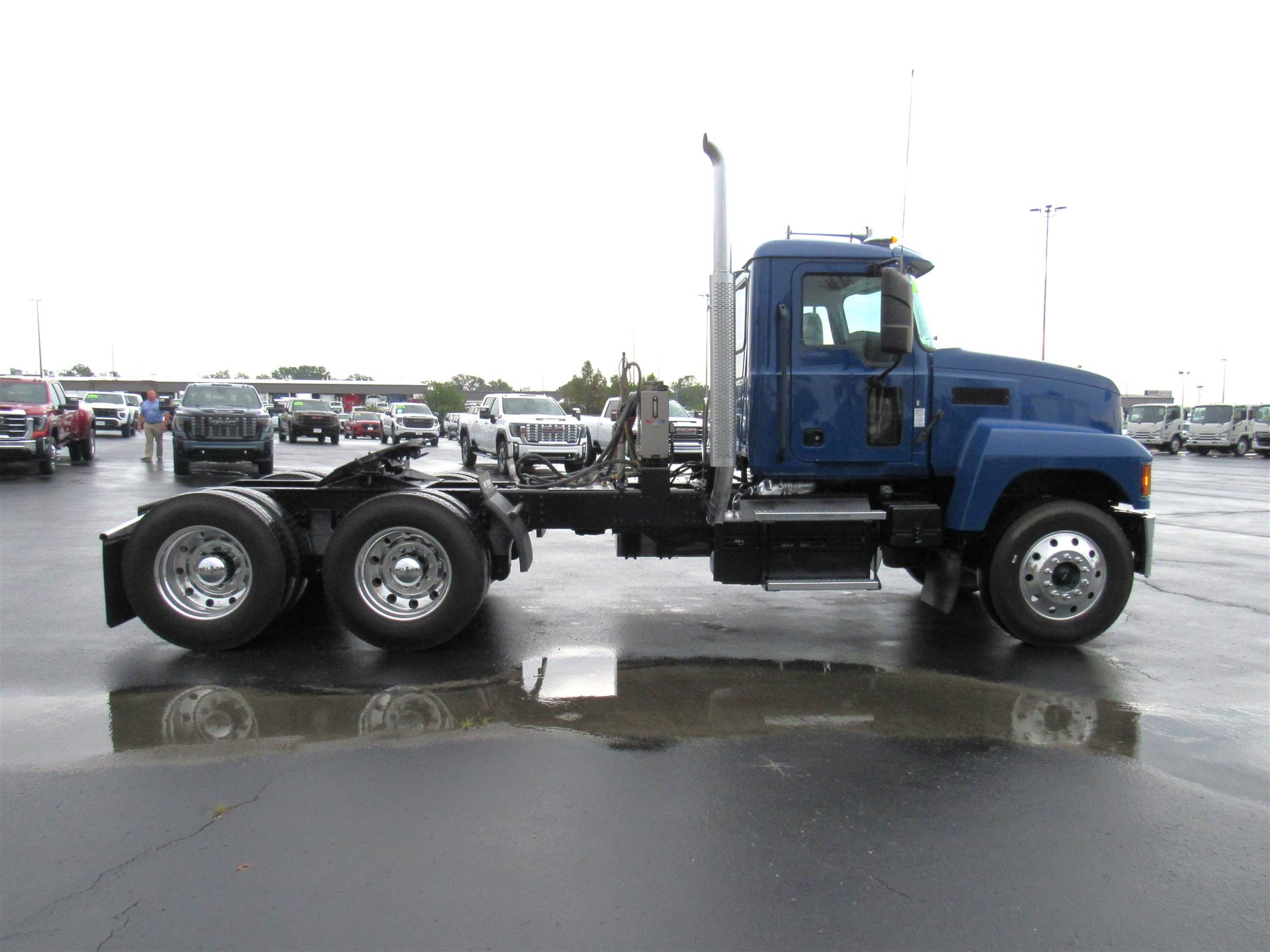 2022 Mack Pinnacle in Kansas City, MO — photo 7