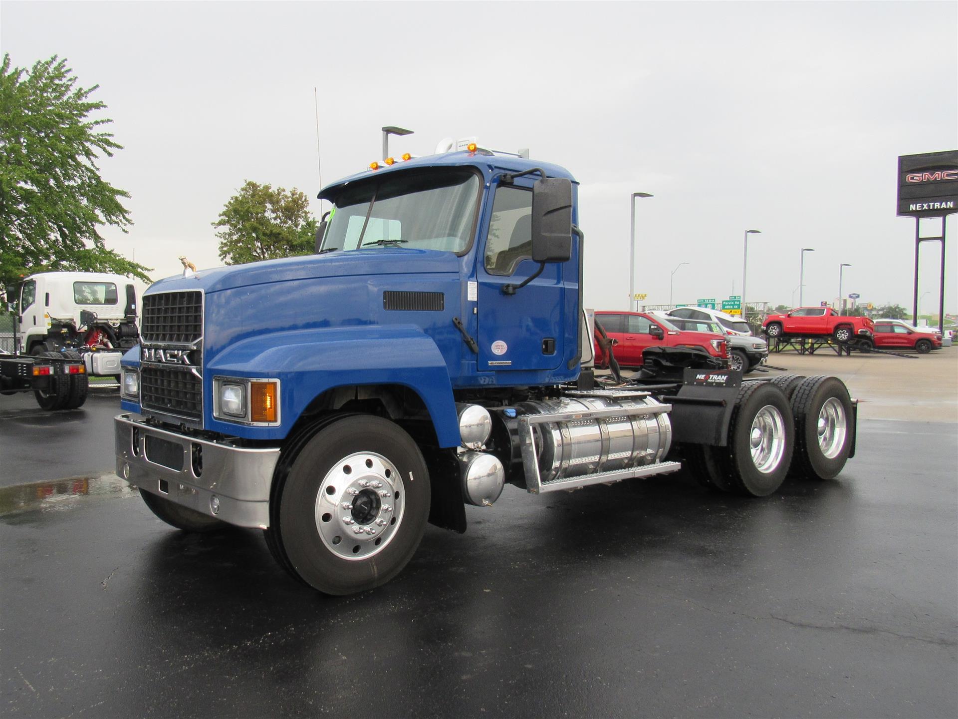 2022 Mack PI64T
