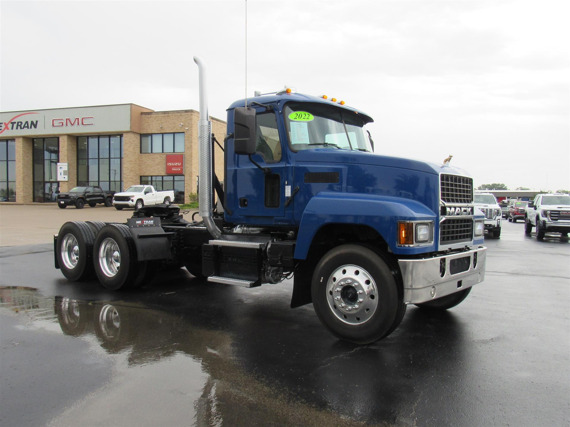 2022 Mack Pinnacle in Kansas City, MO — photo 8