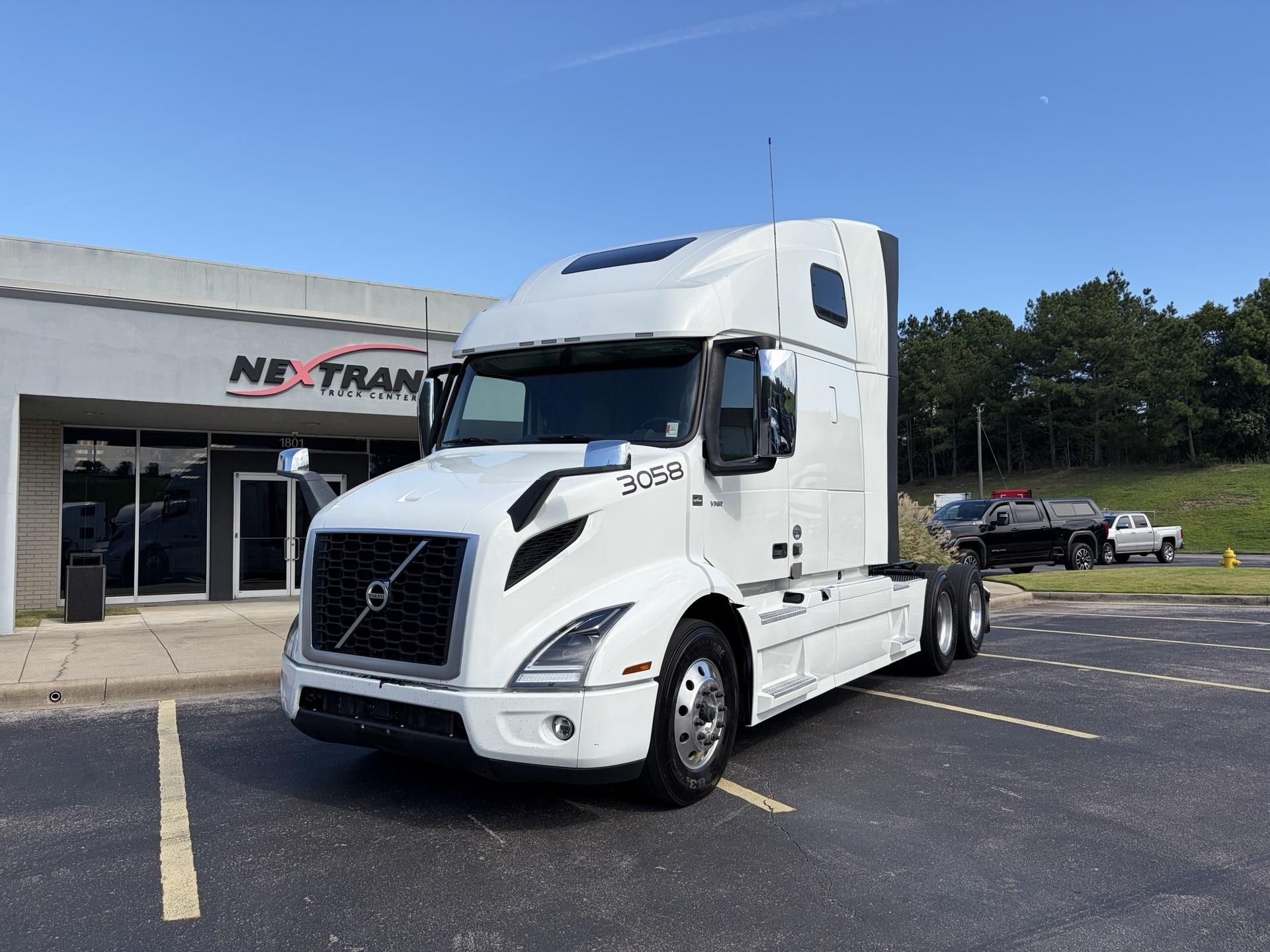 2023 Volvo VNR64T660