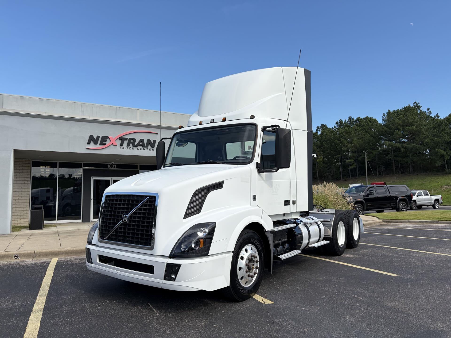 2017 Volvo VNL64T300