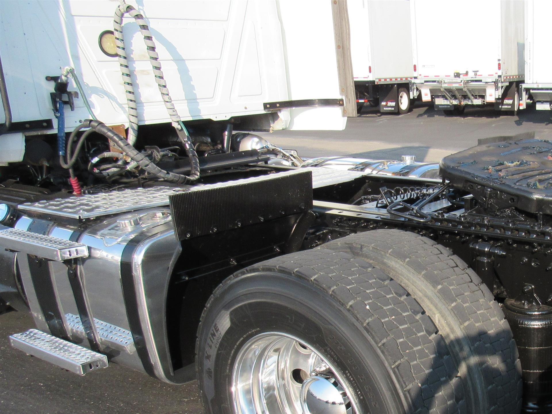 2020 Mack Anthem in Fort Lauderdale, FL — photo 8