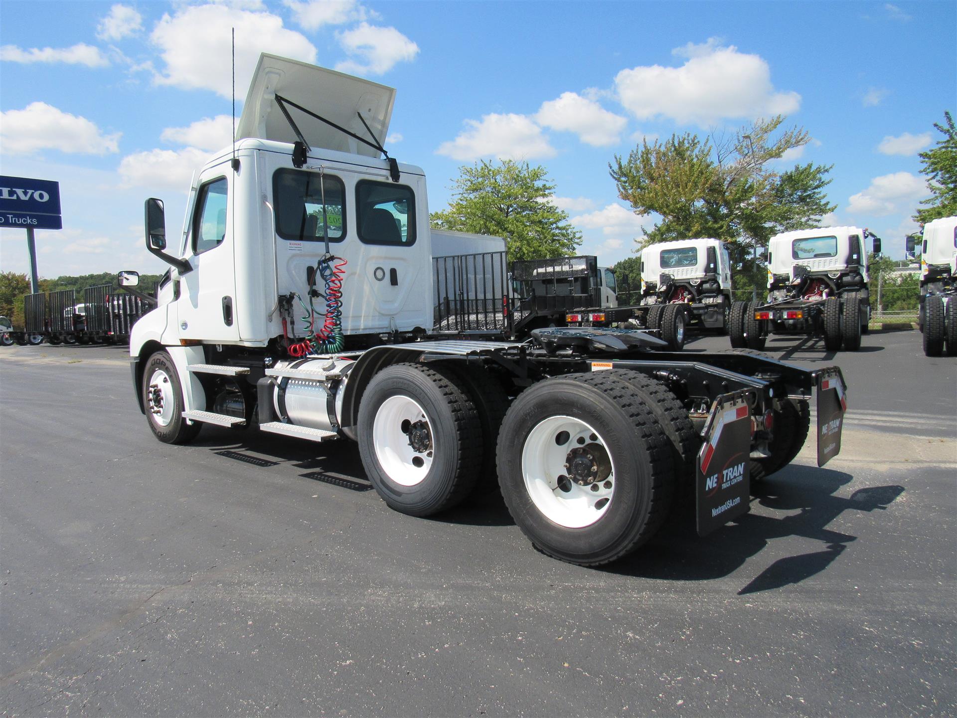 2021 Freightliner in Kansas City, MO — photo 3