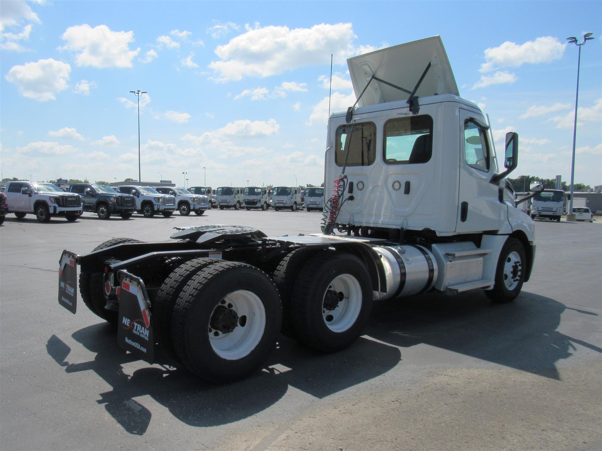 2021 Freightliner in Kansas City, MO — photo 6