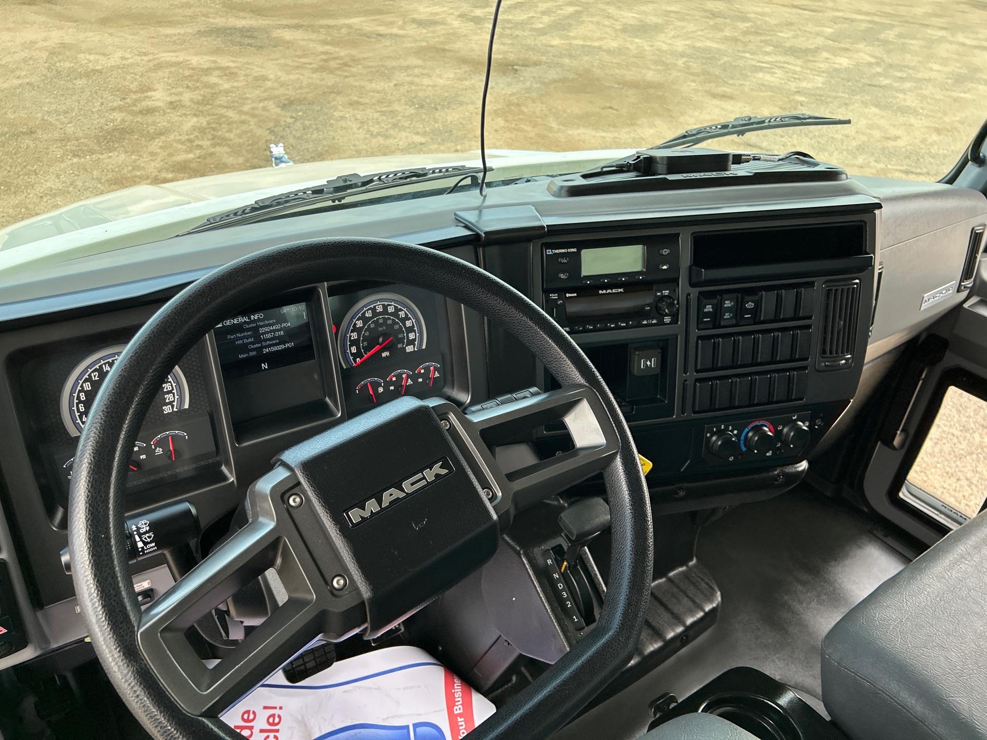 2022 Mack MD in Commerce City, CO — photo 8