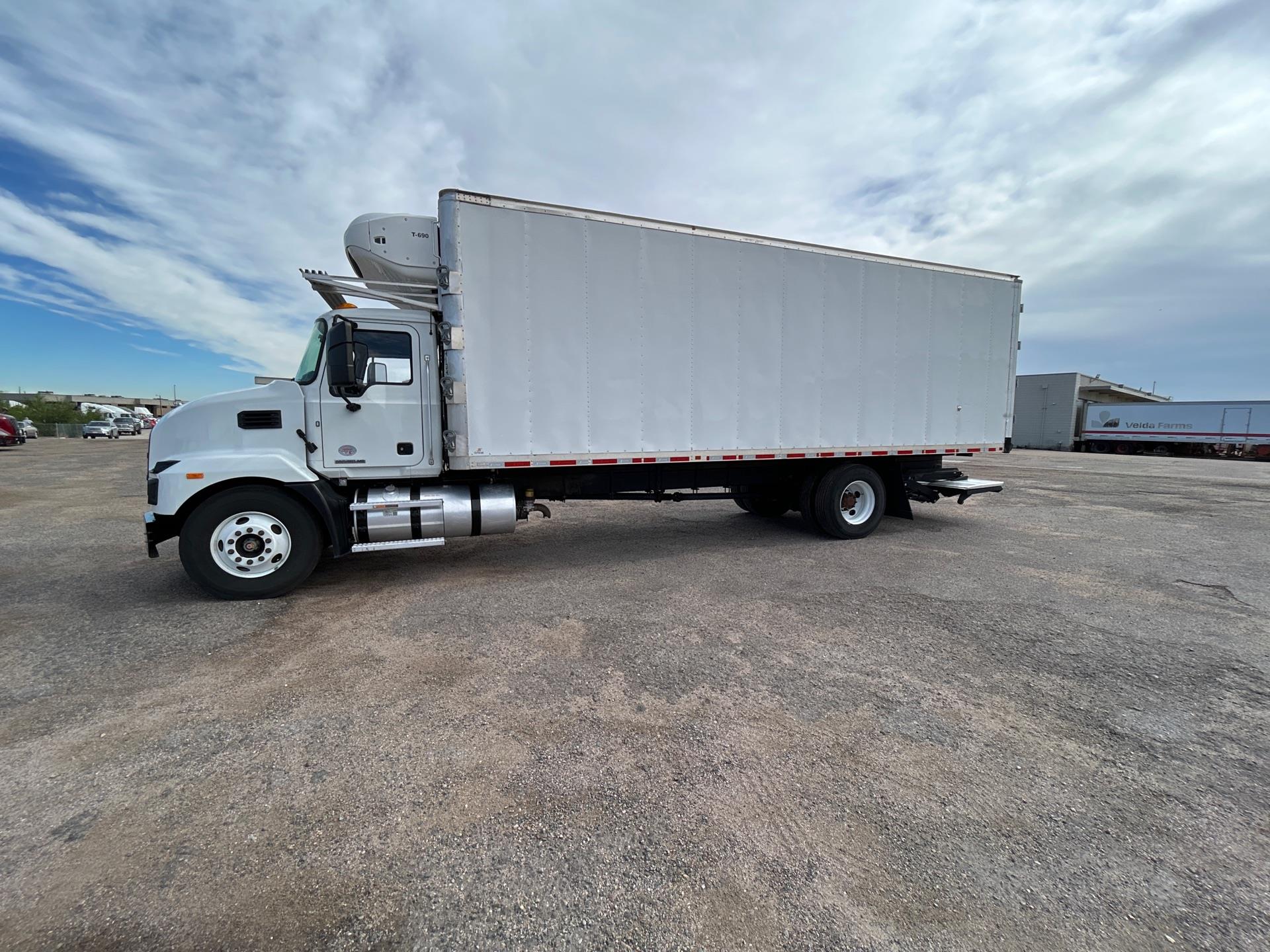 2022 Mack MD in Commerce City, CO — photo 2