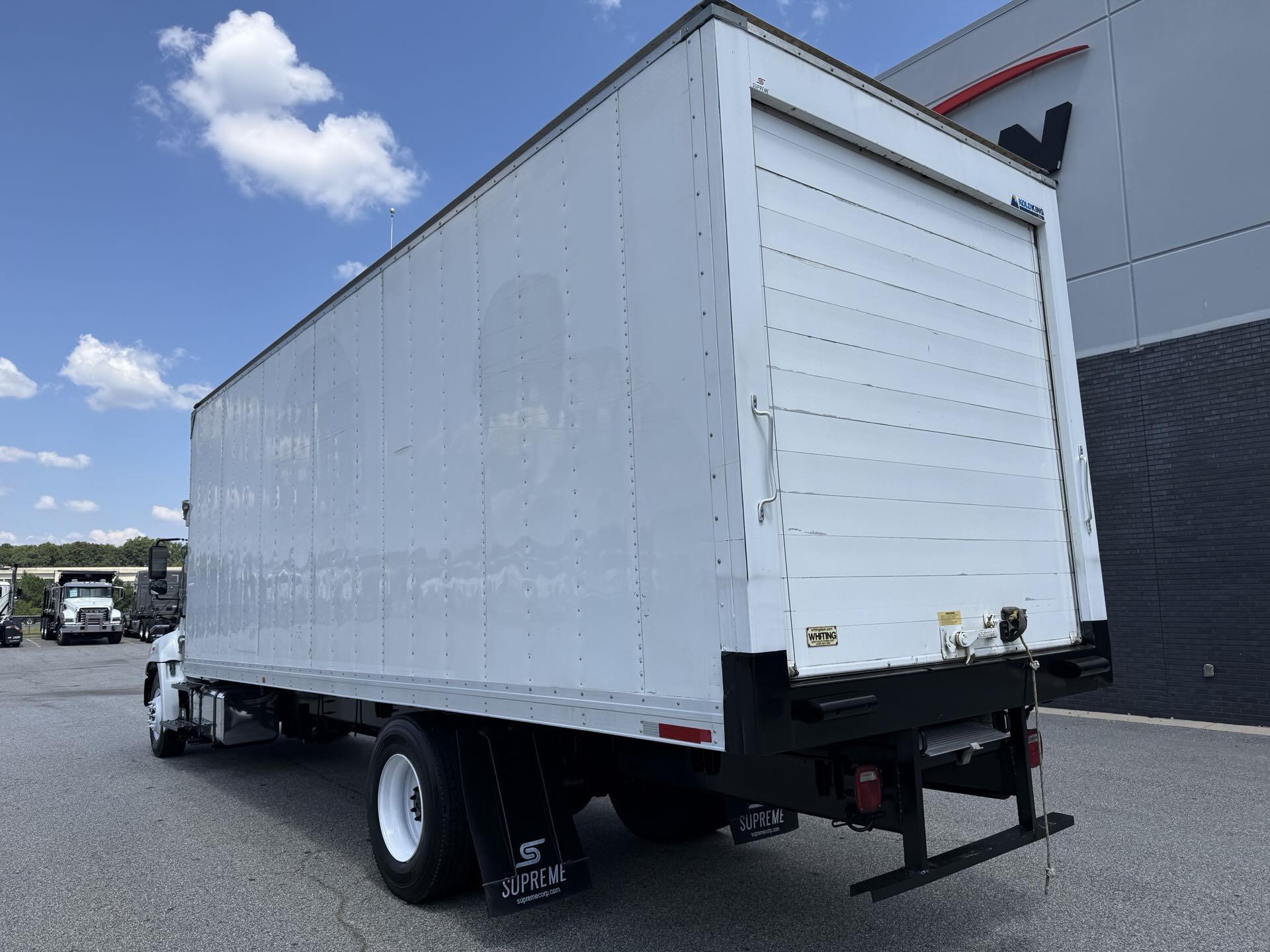 2021 Hino 268 in Duluth, GA — photo 6