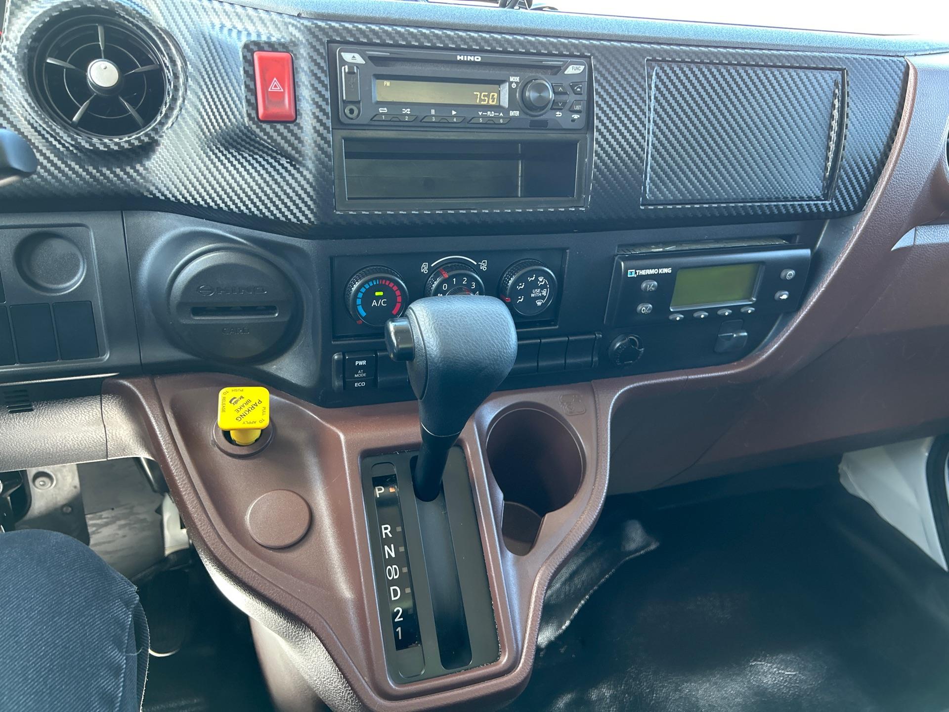 2021 Hino 268 in Commerce City, CO — photo 7