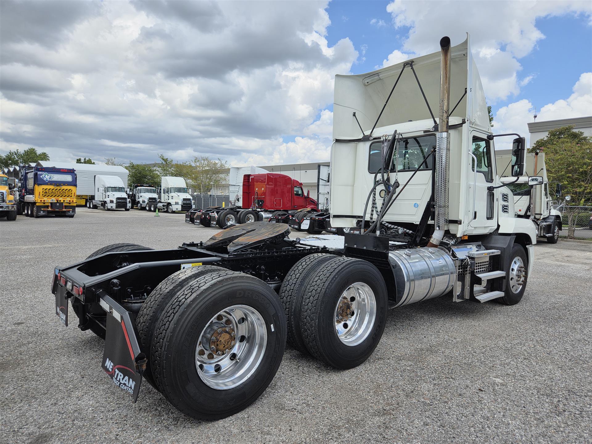 2019 Mack Anthem in Orlando, FL — photo 4