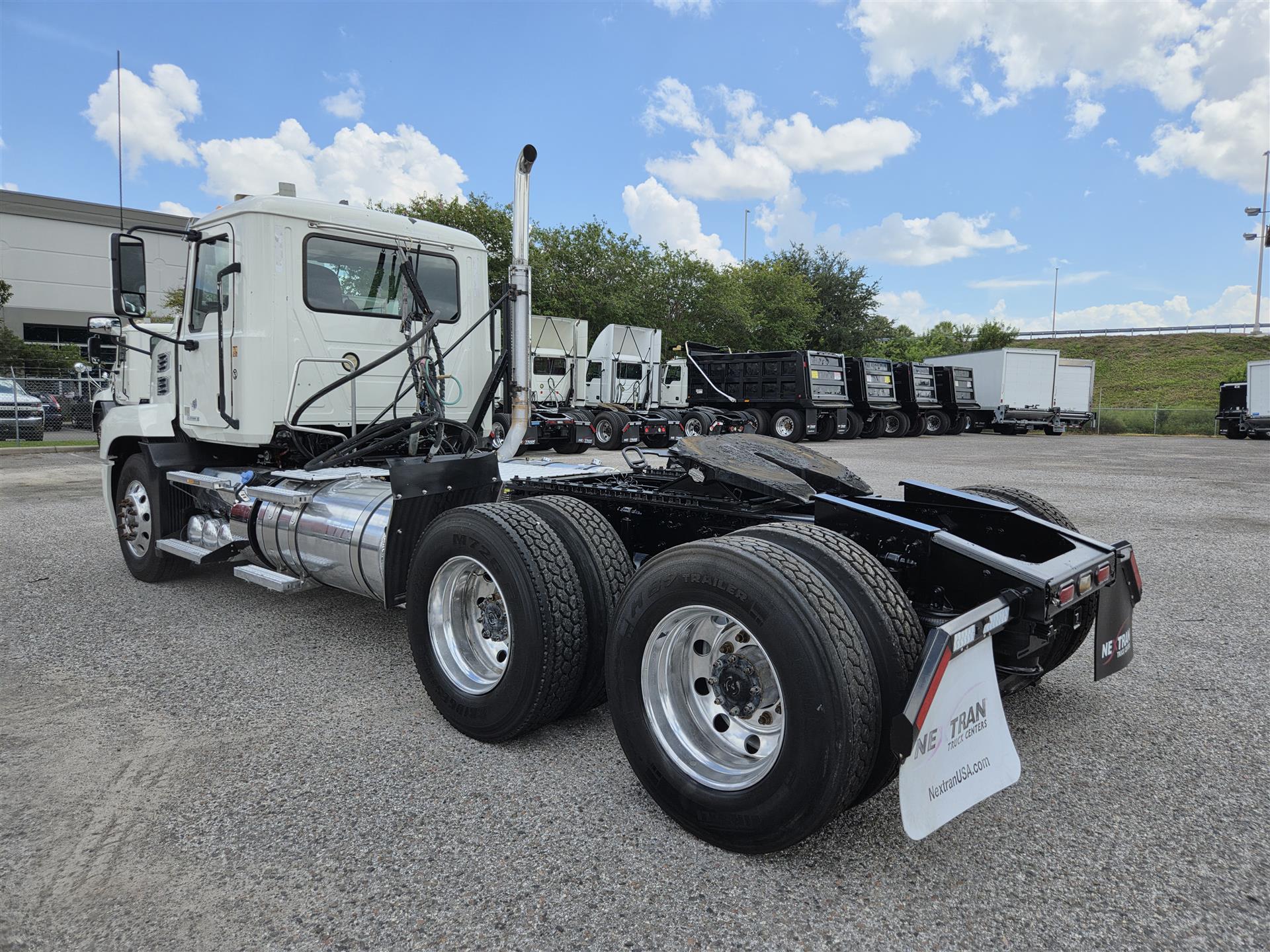 2019 Mack Anthem in Orlando, FL — photo 3