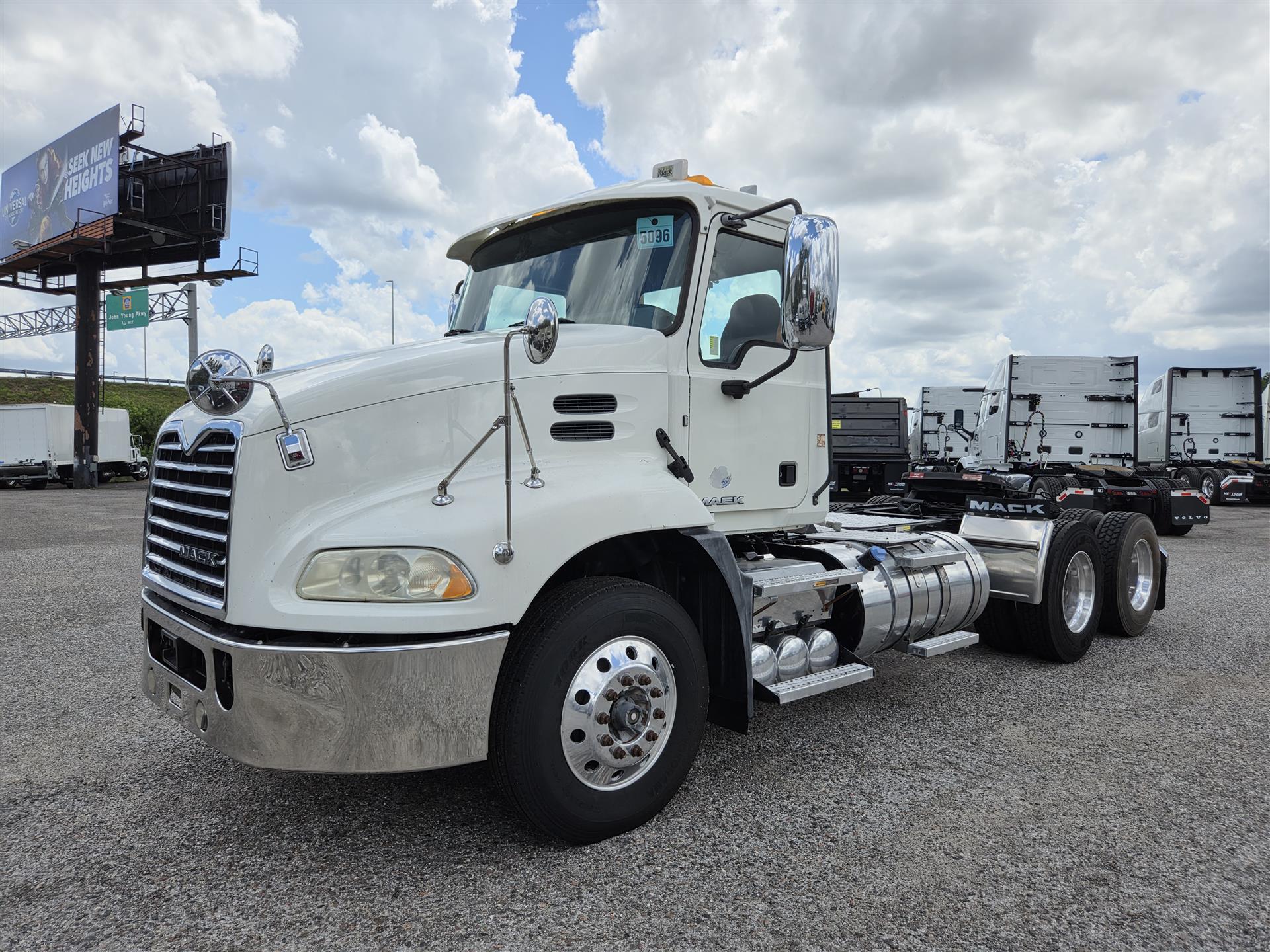 2018 Mack Pinnacle in Orlando, FL