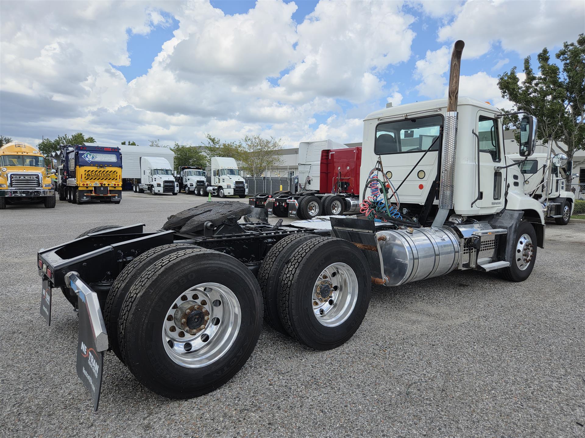 2018 Mack Pinnacle in Orlando, FL — photo 4
