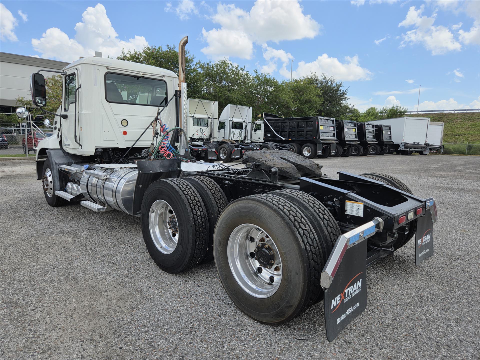 2018 Mack Pinnacle in Orlando, FL — photo 3