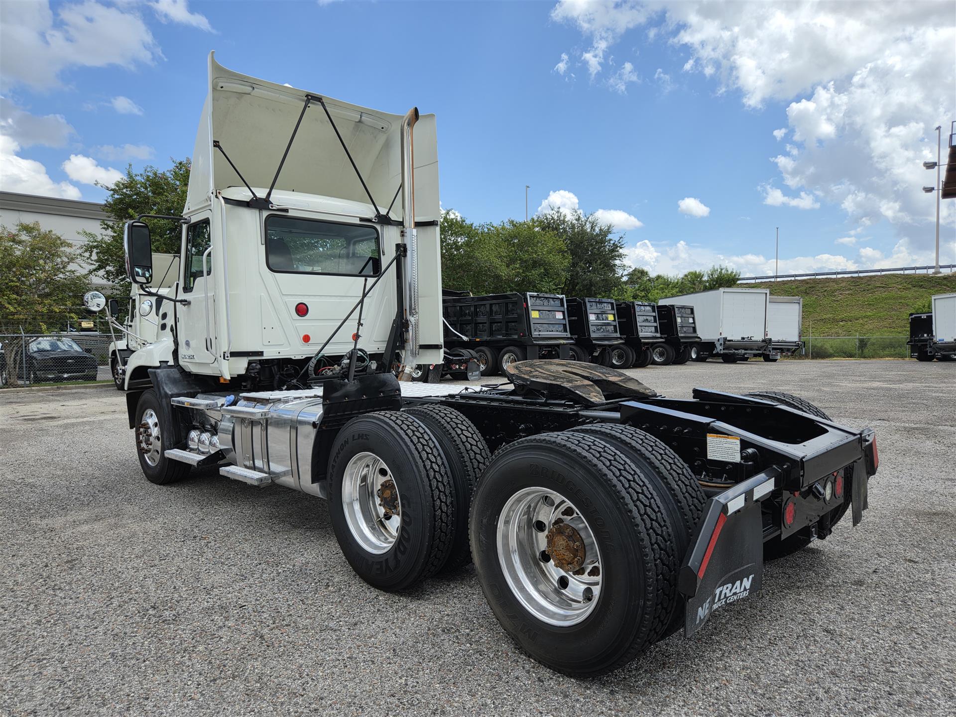 2018 Mack Pinnacle in Orlando, FL — photo 3